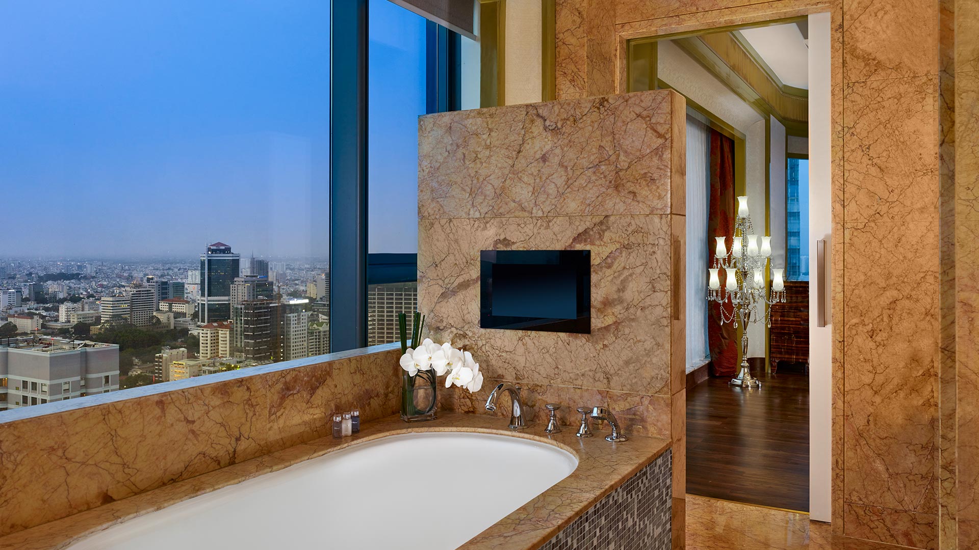 The Reverie Saigon | Grand Deluxe Room | Bathroom