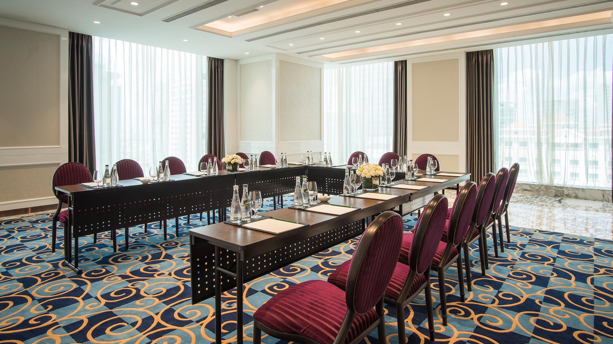 u-shape-meeting-conference-f-the-reverie-saigon | Luxury Hotels in Saigon Vietnam | The Reverie Saigon