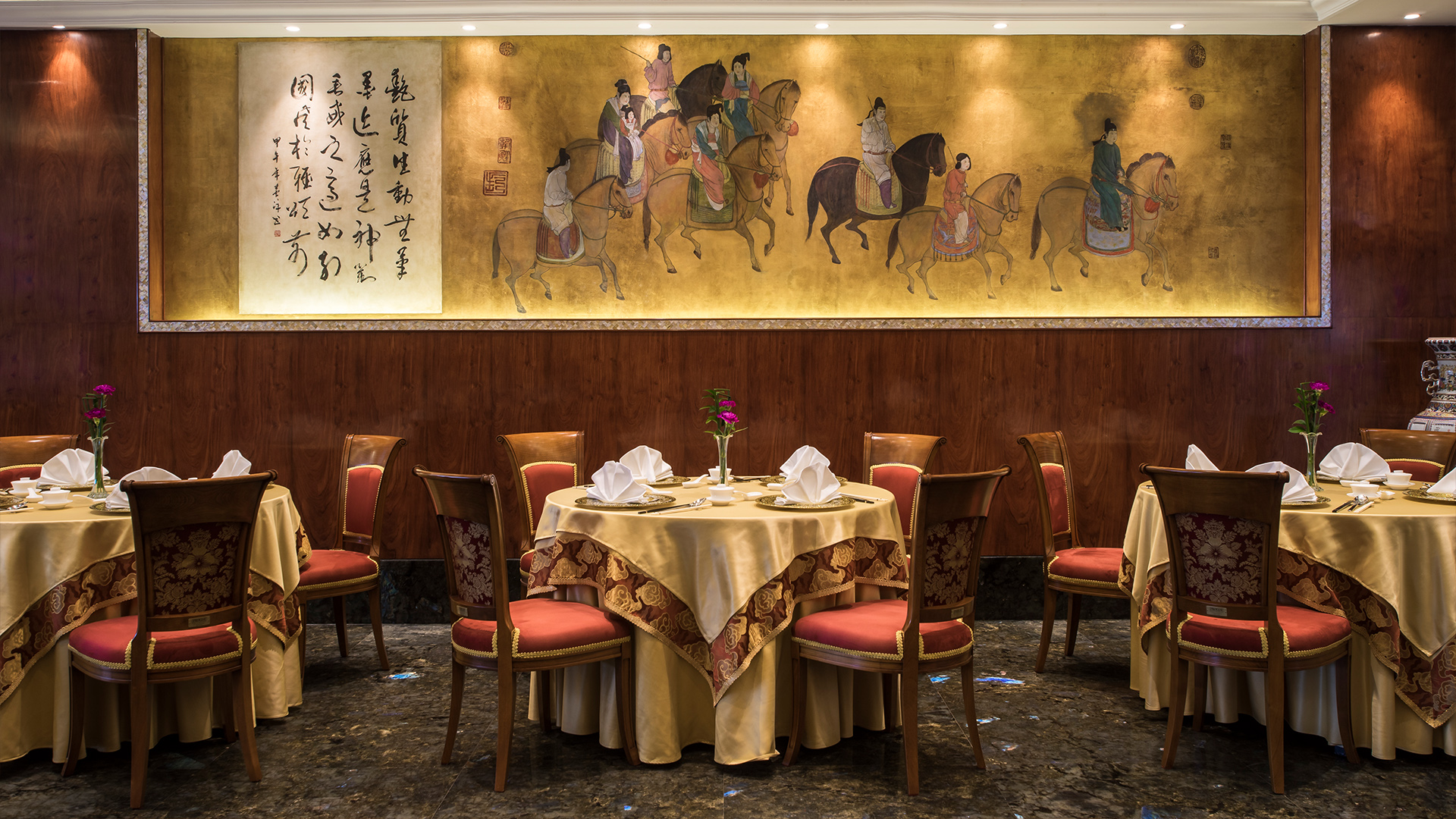 Times Square Saigon | Restaurants and Bars | The Royal Pavilion