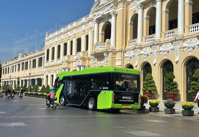 ho-chi-minh-bus